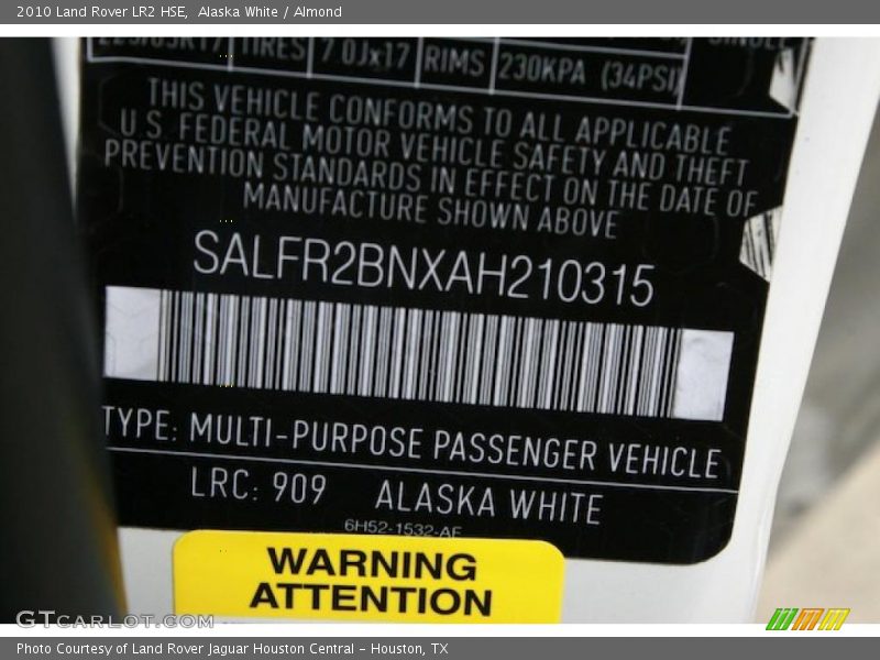 Alaska White / Almond 2010 Land Rover LR2 HSE