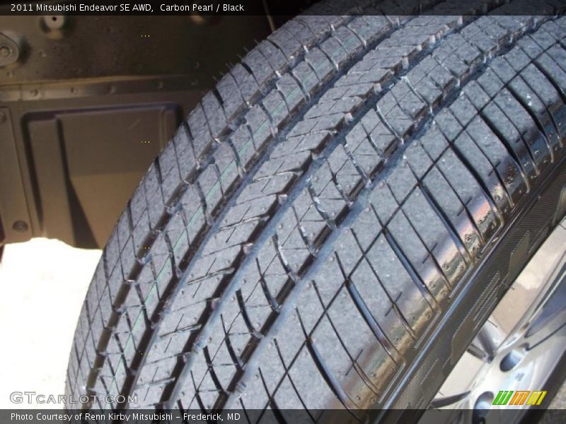 Carbon Pearl / Black 2011 Mitsubishi Endeavor SE AWD