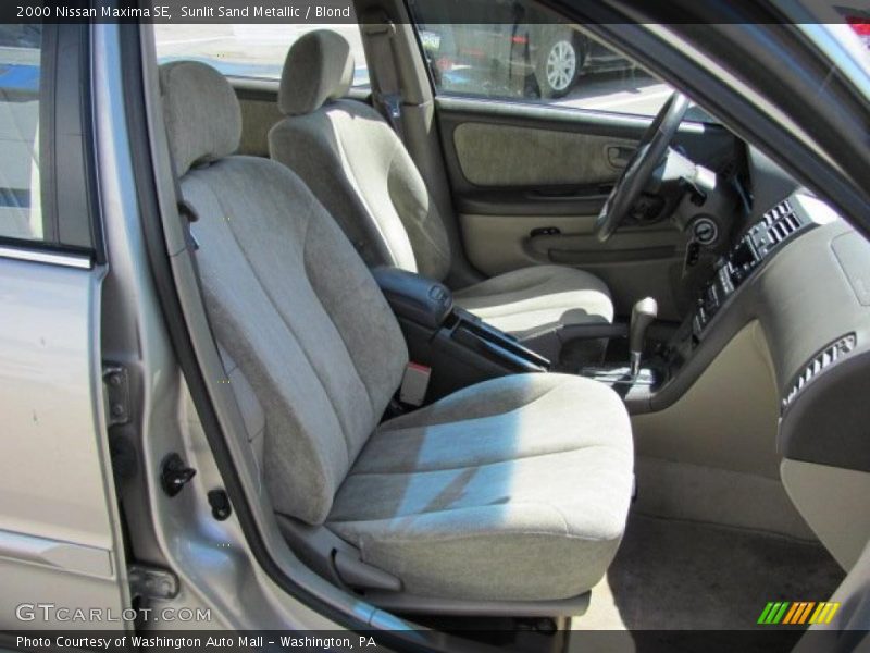 Sunlit Sand Metallic / Blond 2000 Nissan Maxima SE