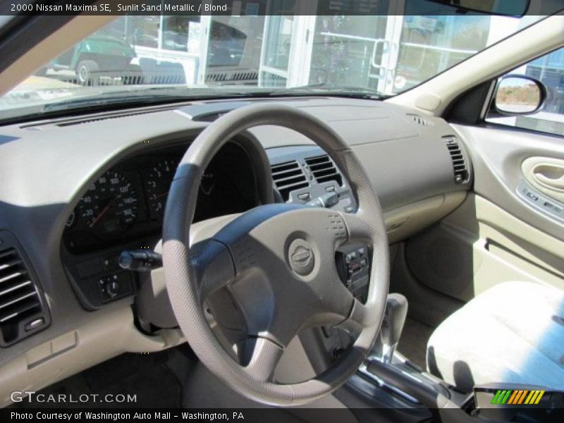 Sunlit Sand Metallic / Blond 2000 Nissan Maxima SE