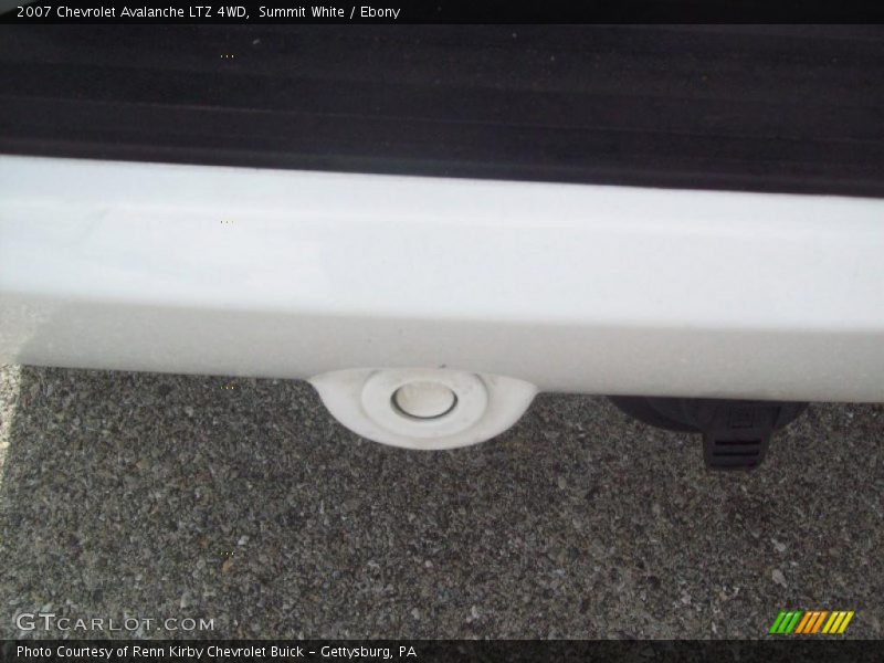 Summit White / Ebony 2007 Chevrolet Avalanche LTZ 4WD
