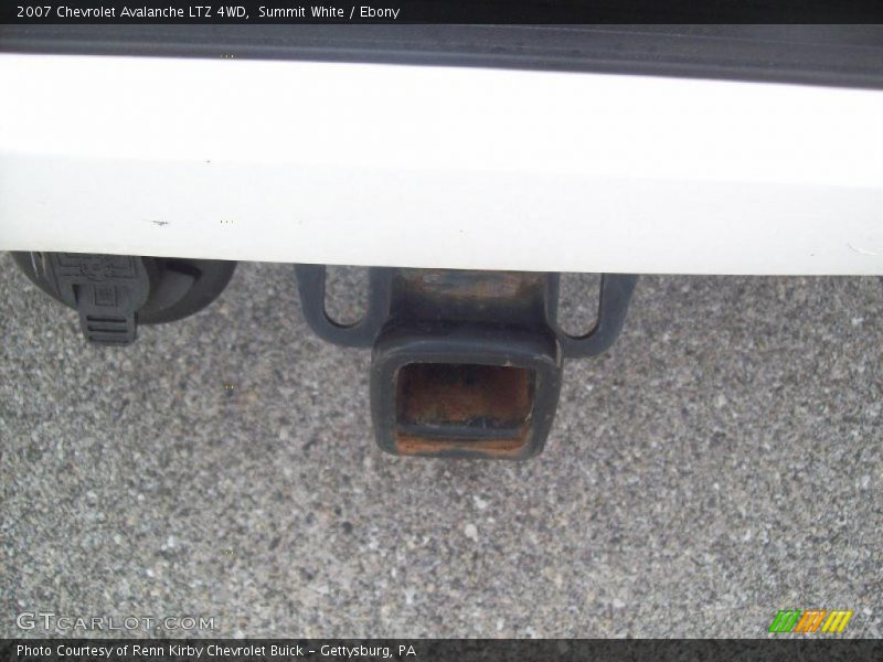 Summit White / Ebony 2007 Chevrolet Avalanche LTZ 4WD