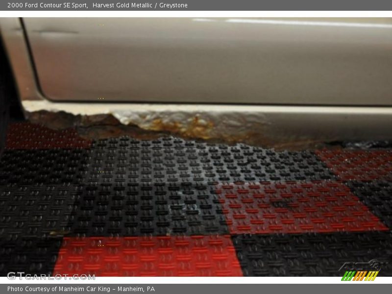 Harvest Gold Metallic / Greystone 2000 Ford Contour SE Sport