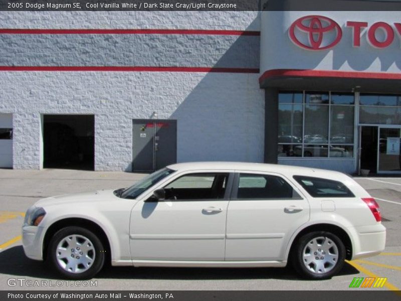 Cool Vanilla White / Dark Slate Gray/Light Graystone 2005 Dodge Magnum SE