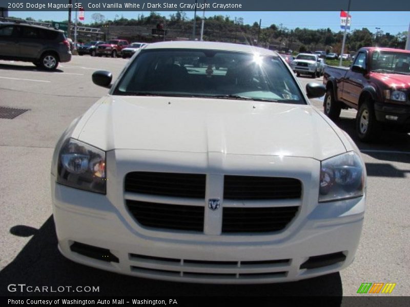 Cool Vanilla White / Dark Slate Gray/Light Graystone 2005 Dodge Magnum SE