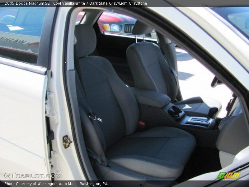 Cool Vanilla White / Dark Slate Gray/Light Graystone 2005 Dodge Magnum SE