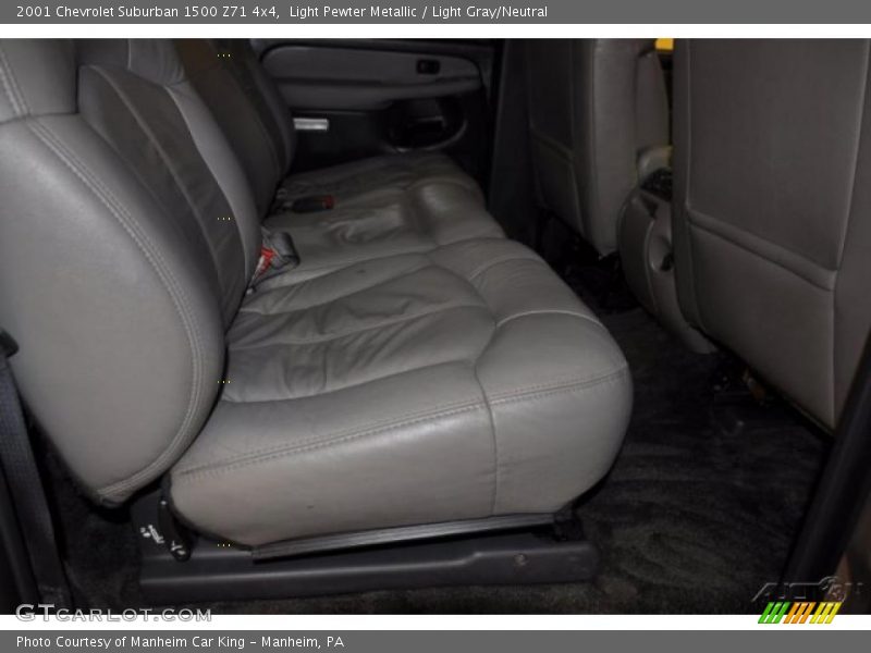 Light Pewter Metallic / Light Gray/Neutral 2001 Chevrolet Suburban 1500 Z71 4x4