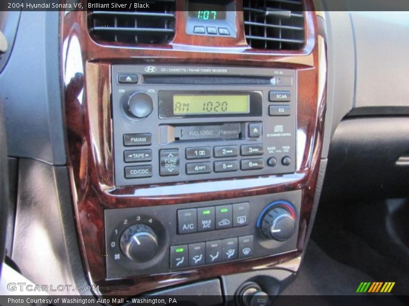 Brilliant Silver / Black 2004 Hyundai Sonata V6
