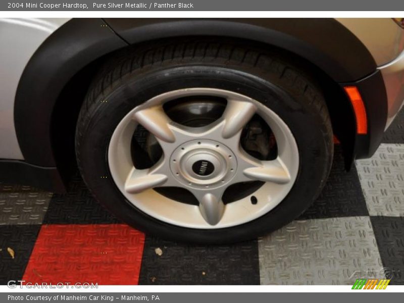Pure Silver Metallic / Panther Black 2004 Mini Cooper Hardtop
