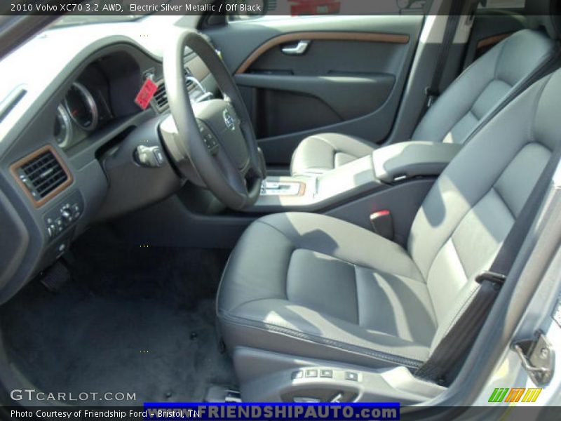 Electric Silver Metallic / Off Black 2010 Volvo XC70 3.2 AWD