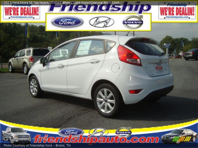 Oxford White / Light Stone/Charcoal Black Cloth 2011 Ford Fiesta SE Hatchback
