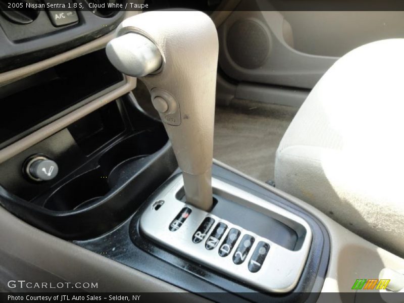 Cloud White / Taupe 2005 Nissan Sentra 1.8 S