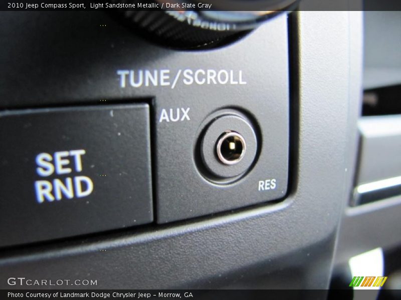 Light Sandstone Metallic / Dark Slate Gray 2010 Jeep Compass Sport