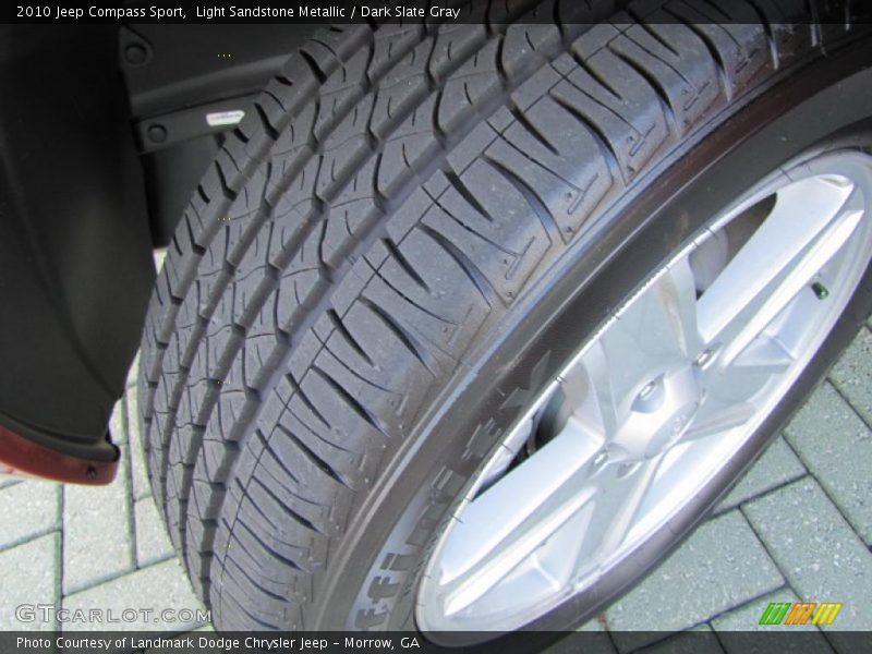 Light Sandstone Metallic / Dark Slate Gray 2010 Jeep Compass Sport