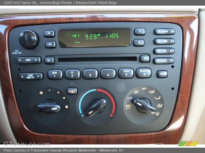 Arizona Beige Metallic / Medium/Dark Pebble Beige 2006 Ford Taurus SEL