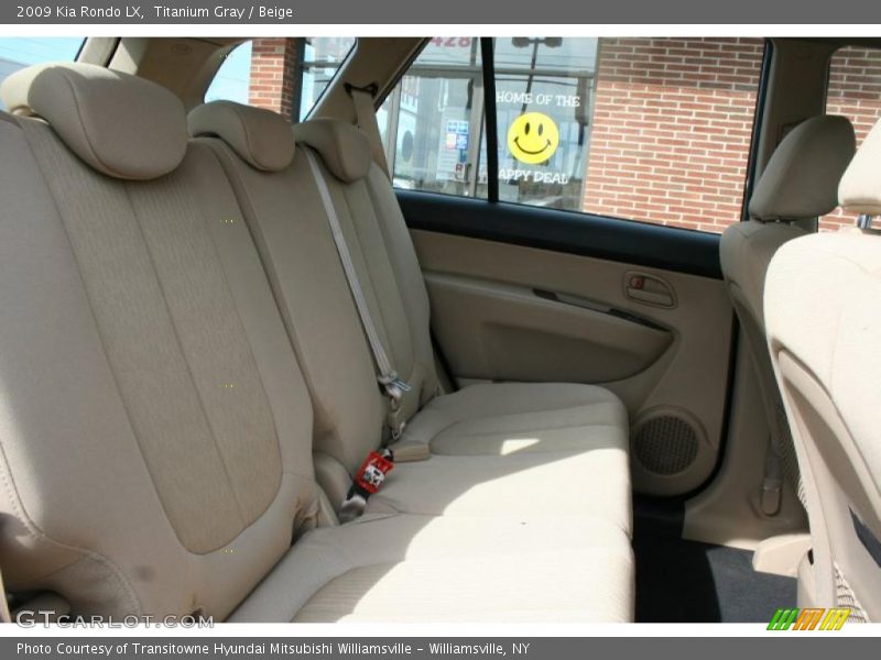 Titanium Gray / Beige 2009 Kia Rondo LX
