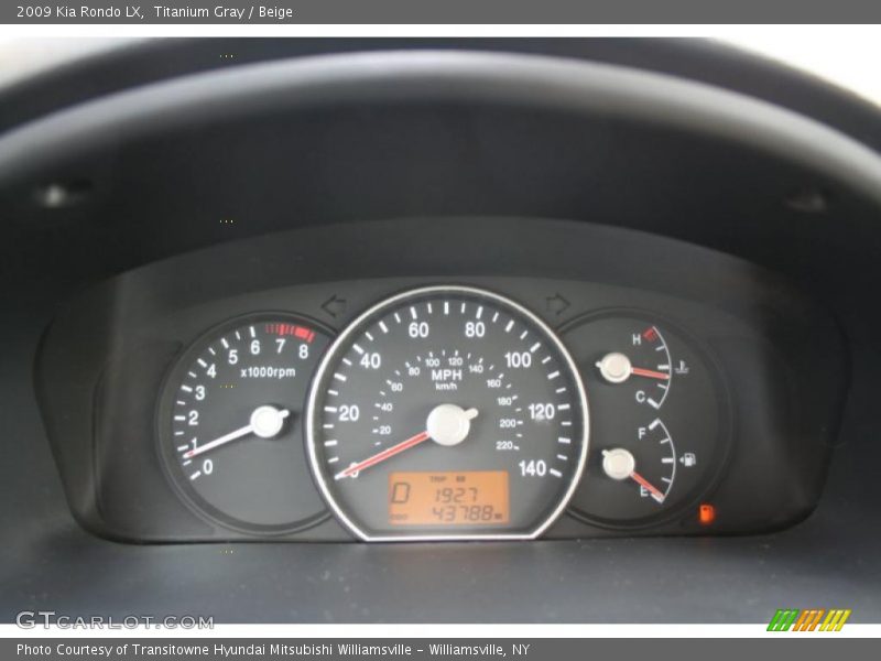 Titanium Gray / Beige 2009 Kia Rondo LX