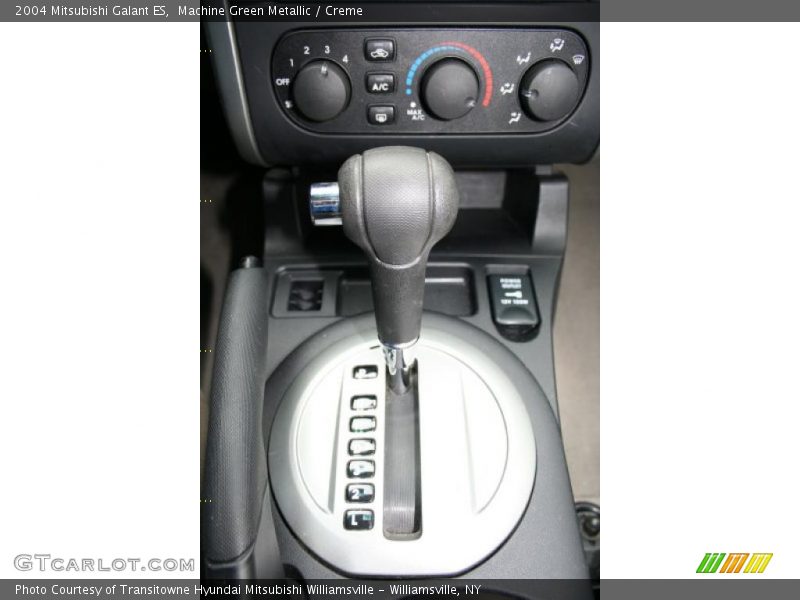 Machine Green Metallic / Creme 2004 Mitsubishi Galant ES