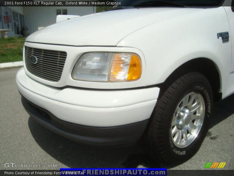 Oxford White / Medium Graphite 2001 Ford F150 XLT Regular Cab