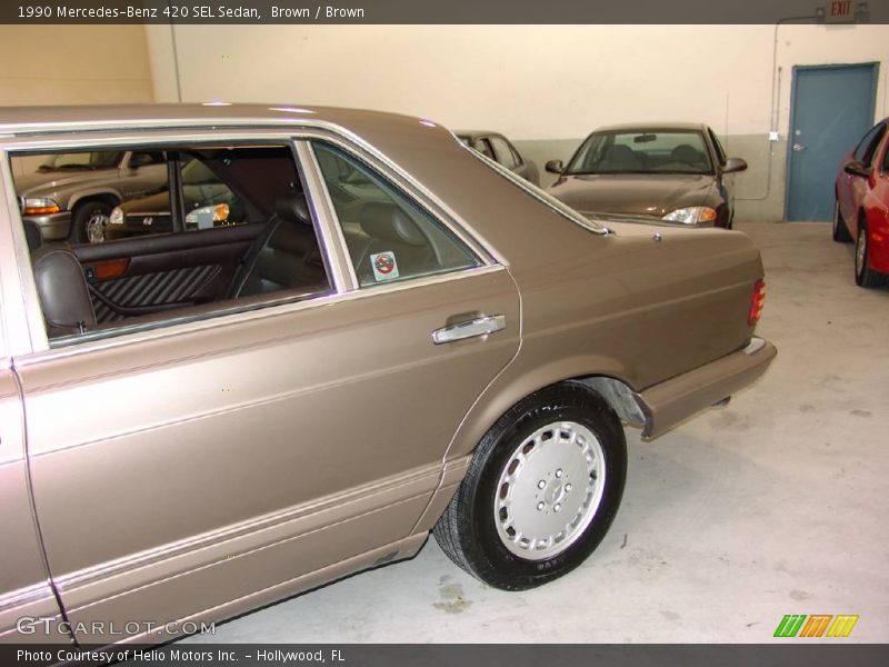 Brown / Brown 1990 Mercedes-Benz 420 SEL Sedan