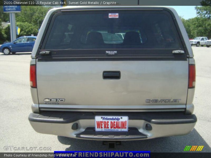 Sunset Gold Metallic / Graphite 2000 Chevrolet S10 LS Regular Cab 4x4