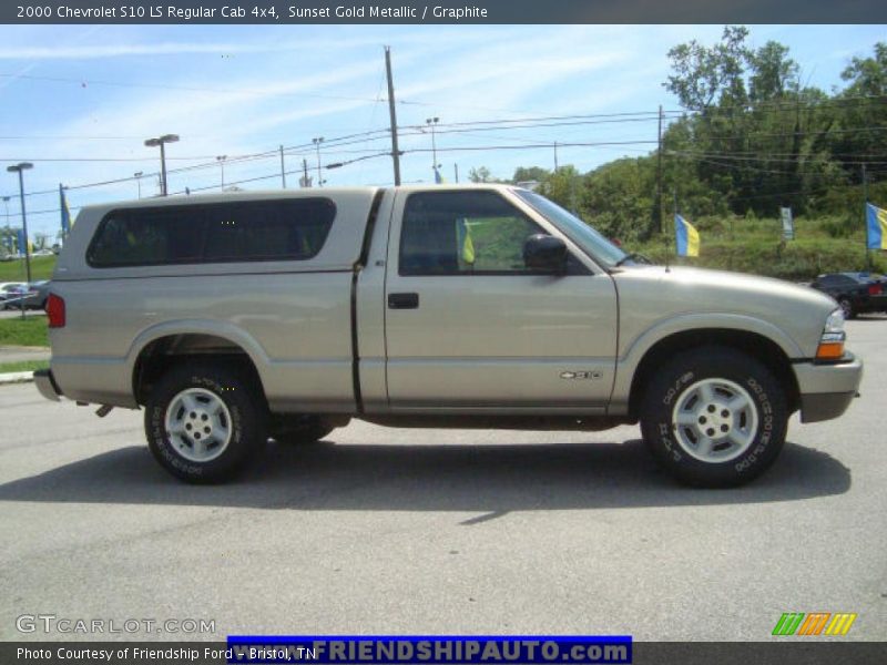 Sunset Gold Metallic / Graphite 2000 Chevrolet S10 LS Regular Cab 4x4