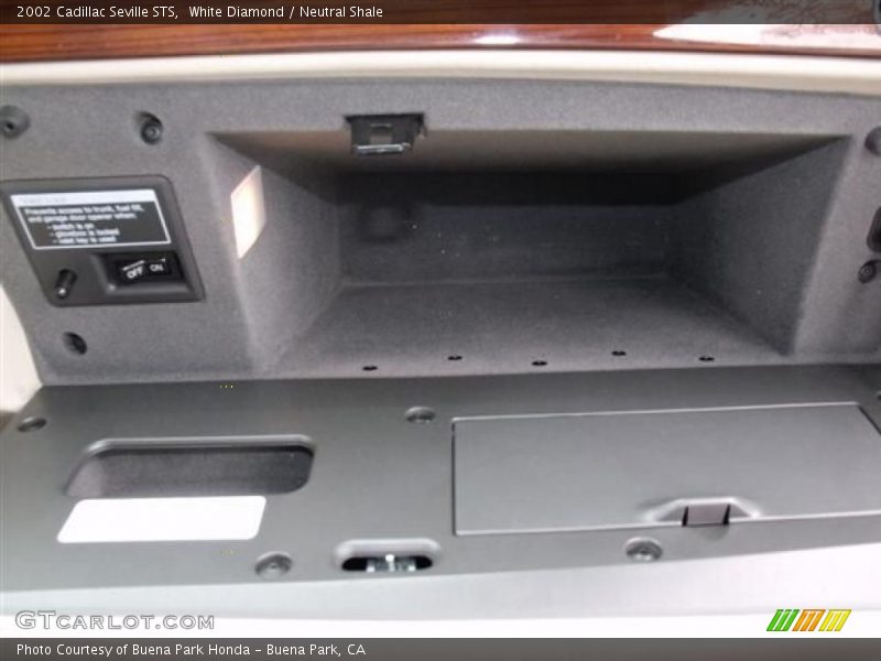 White Diamond / Neutral Shale 2002 Cadillac Seville STS