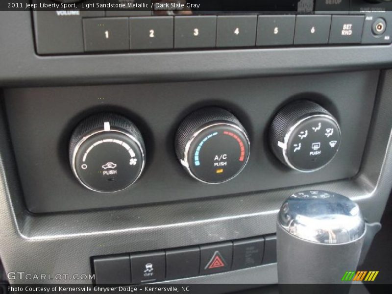Light Sandstone Metallic / Dark Slate Gray 2011 Jeep Liberty Sport
