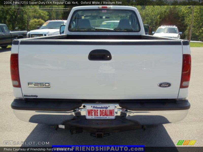Oxford White / Medium Flint 2006 Ford F250 Super Duty FX4 Regular Cab 4x4