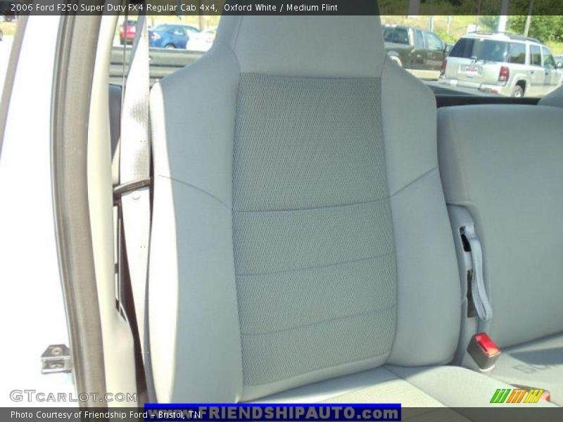Oxford White / Medium Flint 2006 Ford F250 Super Duty FX4 Regular Cab 4x4