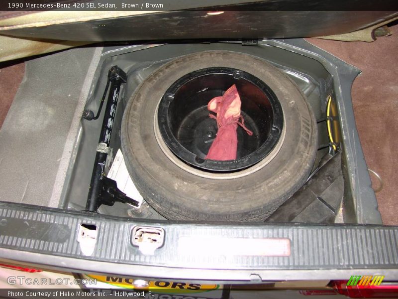 Brown / Brown 1990 Mercedes-Benz 420 SEL Sedan