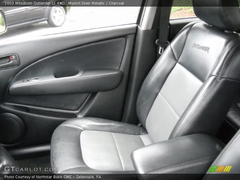 Munich Silver Metallic / Charcoal 2003 Mitsubishi Outlander LS 4WD