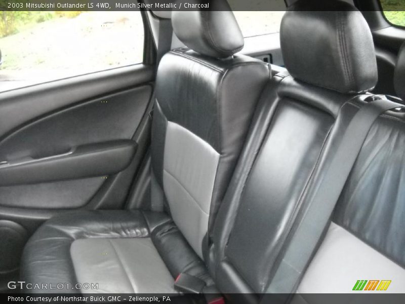 Munich Silver Metallic / Charcoal 2003 Mitsubishi Outlander LS 4WD