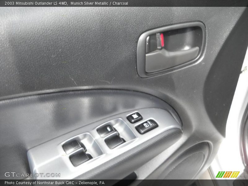 Munich Silver Metallic / Charcoal 2003 Mitsubishi Outlander LS 4WD