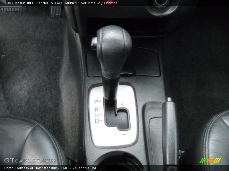 Munich Silver Metallic / Charcoal 2003 Mitsubishi Outlander LS 4WD
