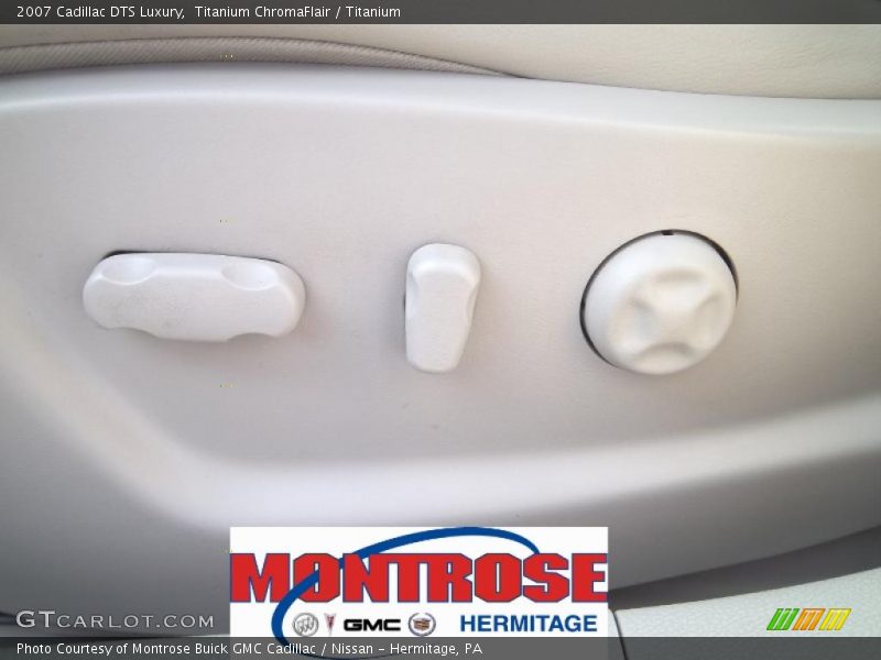 Titanium ChromaFlair / Titanium 2007 Cadillac DTS Luxury