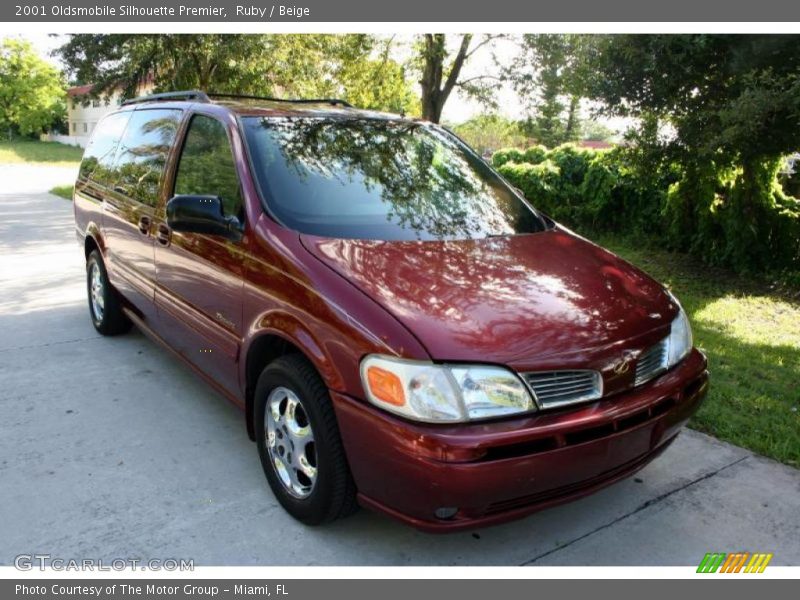 Ruby / Beige 2001 Oldsmobile Silhouette Premier