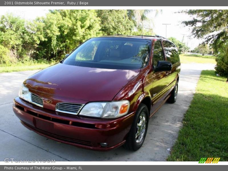 Ruby / Beige 2001 Oldsmobile Silhouette Premier