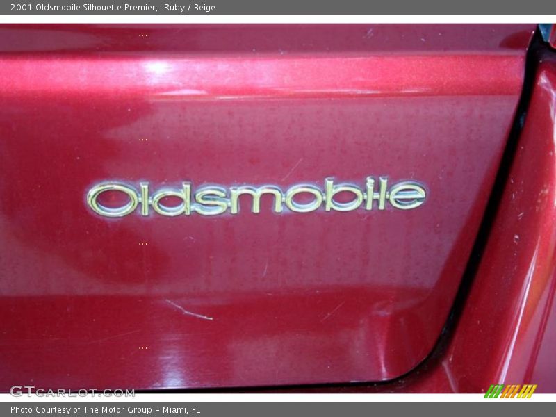 Ruby / Beige 2001 Oldsmobile Silhouette Premier