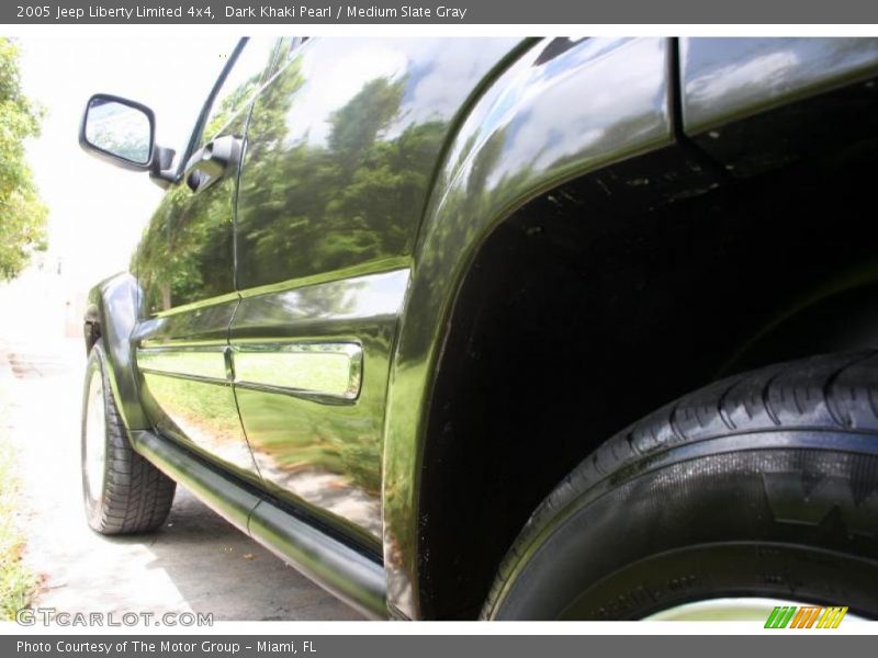 Dark Khaki Pearl / Medium Slate Gray 2005 Jeep Liberty Limited 4x4