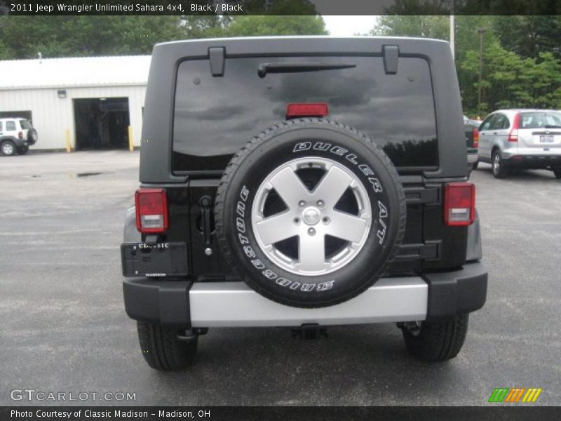 Black / Black 2011 Jeep Wrangler Unlimited Sahara 4x4