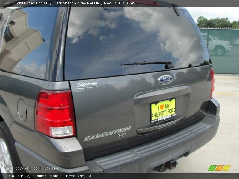 Dark Shadow Grey Metallic / Medium Flint Grey 2005 Ford Expedition XLT