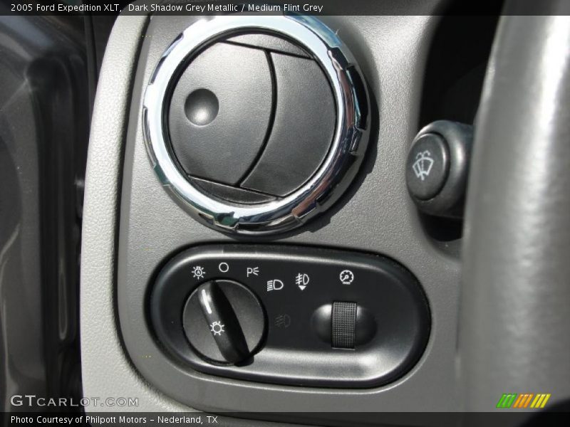 Dark Shadow Grey Metallic / Medium Flint Grey 2005 Ford Expedition XLT