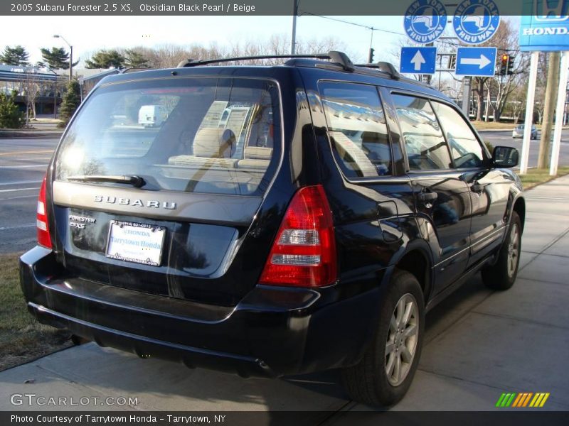 Obsidian Black Pearl / Beige 2005 Subaru Forester 2.5 XS