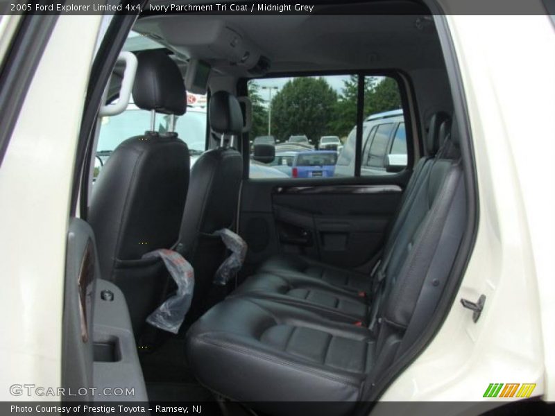 Ivory Parchment Tri Coat / Midnight Grey 2005 Ford Explorer Limited 4x4