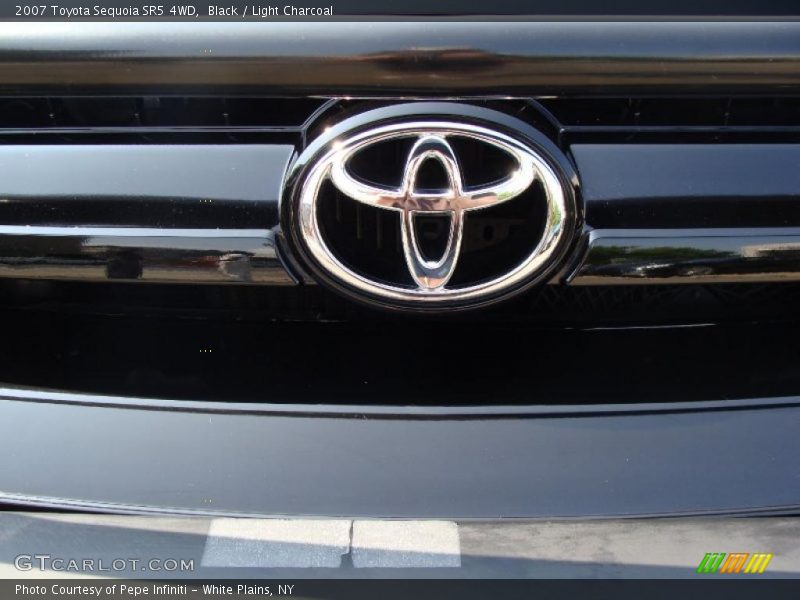 Black / Light Charcoal 2007 Toyota Sequoia SR5 4WD