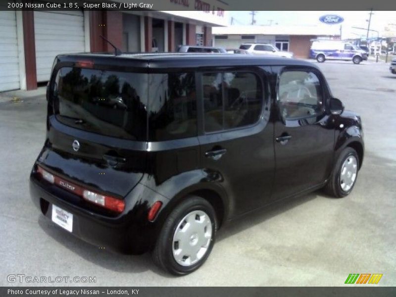 Super Black / Light Gray 2009 Nissan Cube 1.8 S