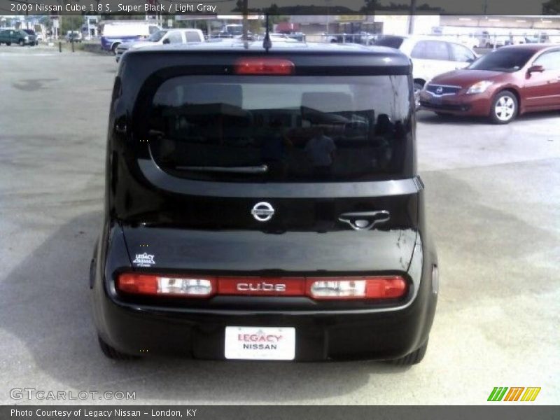Super Black / Light Gray 2009 Nissan Cube 1.8 S
