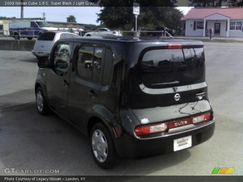 Super Black / Light Gray 2009 Nissan Cube 1.8 S