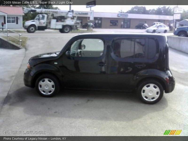 Super Black / Light Gray 2009 Nissan Cube 1.8 S